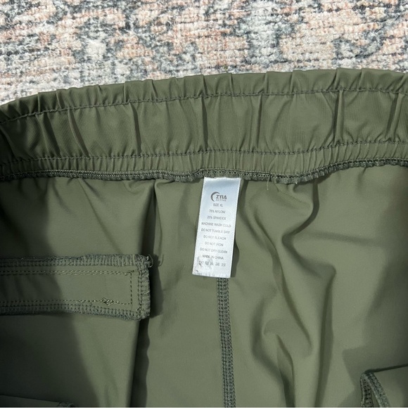 Zyia Active Everywhere Pants Size XL Olive Green - Picture 12 of 13